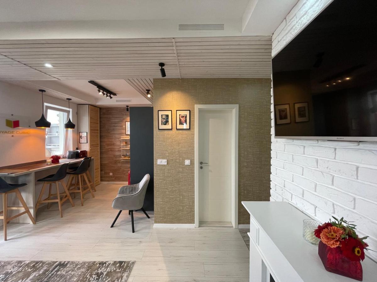 Voyage Cubic Adults Only Leilighet Sibiu Eksteriør bilde